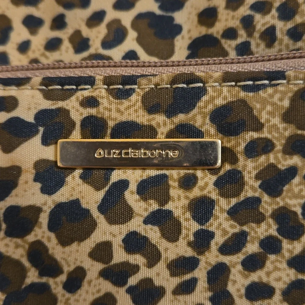 Liz Claiborne EUC Mini shoulder bag, animal print - Picture 2 of 9